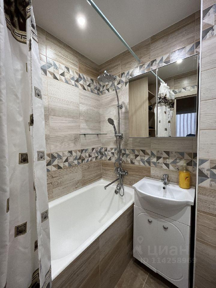 2 10 1 3 10 3. Выполнение действия 2x - 3 /. 2. 3 на 10 в 8. (2,6⋅10 10 ) ⋅ (3⋅10 −3 ).